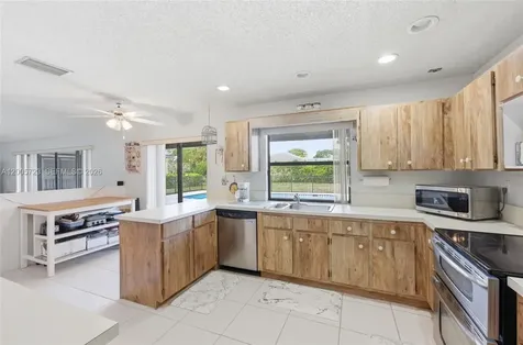 120 NW 84th Way Coral Springs FL 33071