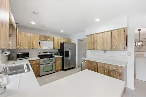 120 NW 84th Way Coral Springs FL 33071
