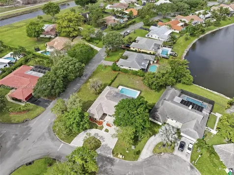 120 NW 84th Way Coral Springs FL 33071
