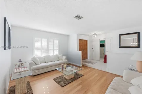 120 NW 84th Way Coral Springs FL 33071