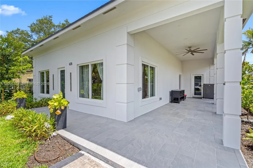 635 SW 9th Street Hallandale Beach FL 33009