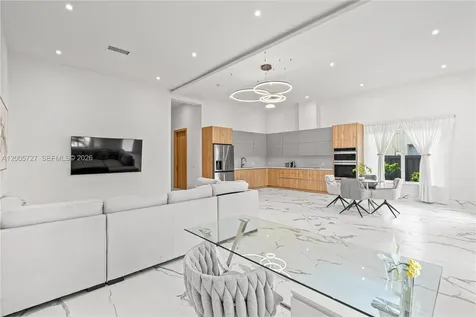 635 SW 9th Street Hallandale Beach FL 33009