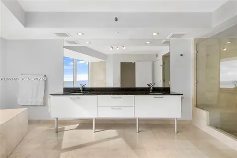 17201 Collins Avenue Sunny Isles Beach FL 33160
