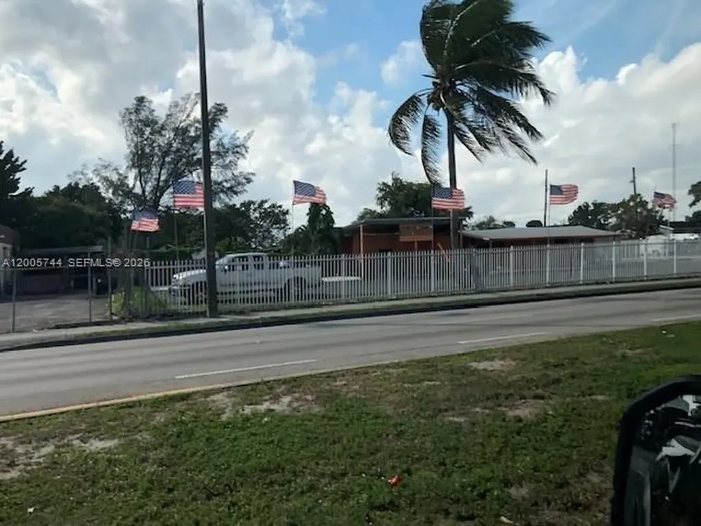 5960 NW 27th Avenue Miami FL 33142