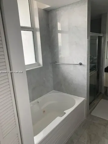 31 SE 5th Street Miami FL 33131