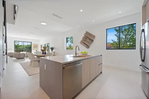 2787 SW 34th Avenue Miami FL 33133