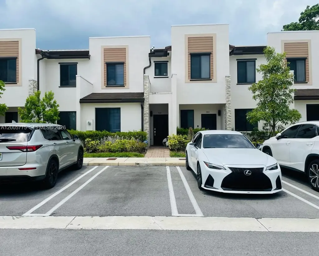 784 NE 206th Terrace Miami FL 33179