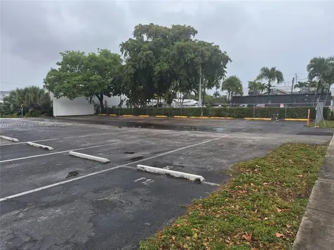 Hallandale Beach FL 33009