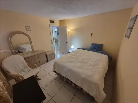 Hallandale Beach FL 33009