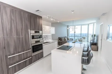851 NE 1st Avenue Miami FL 33132