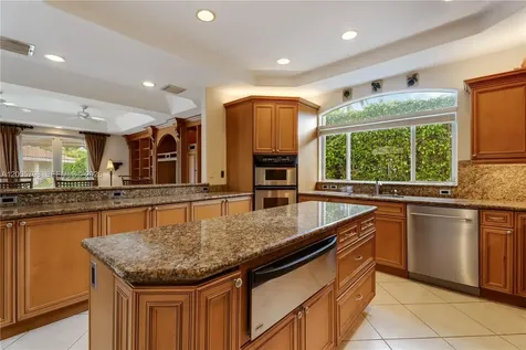 11071 SW 28th Street Miami FL 33165