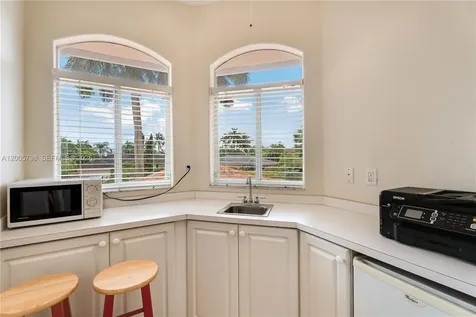 11071 SW 28th Street Miami FL 33165