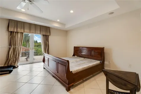 11071 SW 28th Street Miami FL 33165