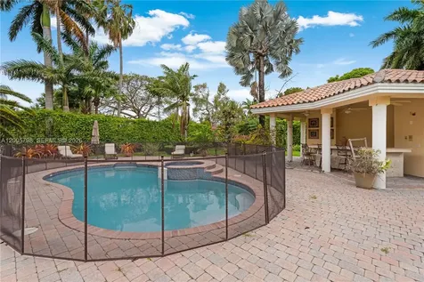 11071 SW 28th Street Miami FL 33165