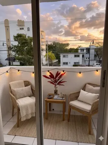 3052 SW 27th Avenue Miami FL 33133