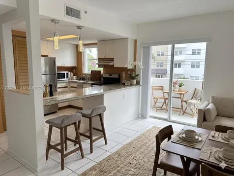 3052 SW 27th Avenue Miami FL 33133