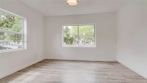 1921 NE 158th Street North Miami Beach FL 33162