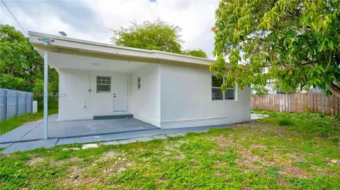 1921 NE 158th Street North Miami Beach FL 33162