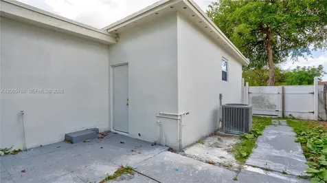 1921 NE 158th Street North Miami Beach FL 33162