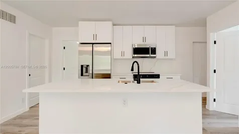 1921 NE 158th Street North Miami Beach FL 33162