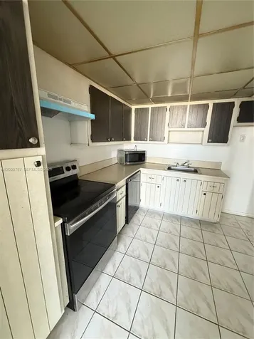 2025 NE 164th Street North Miami Beach FL 33162