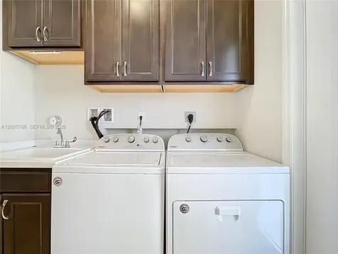 5040 Eucalyptus Drive Hollywood FL 33021
