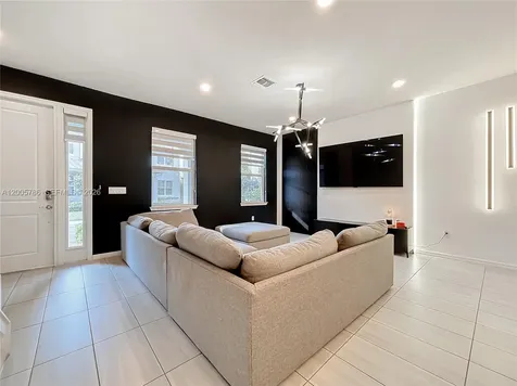 5040 Eucalyptus Drive Hollywood FL 33021