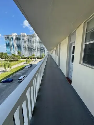 2861 Leonard Drive Aventura FL 33160
