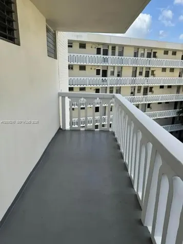 2861 Leonard Drive Aventura FL 33160
