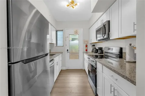 10006 E Bay Harbor Drive Bay Harbor Islands FL 33154