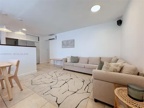 944 Meridian Avenue Miami Beach FL 33139