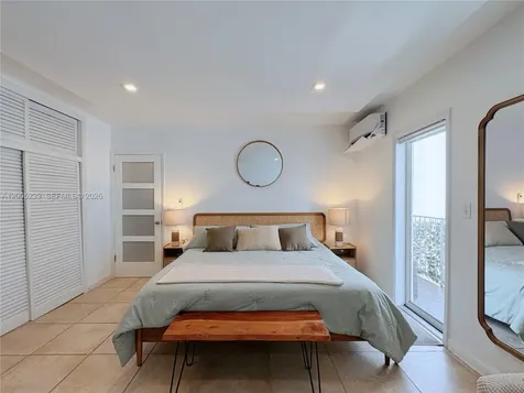 944 Meridian Avenue Miami Beach FL 33139