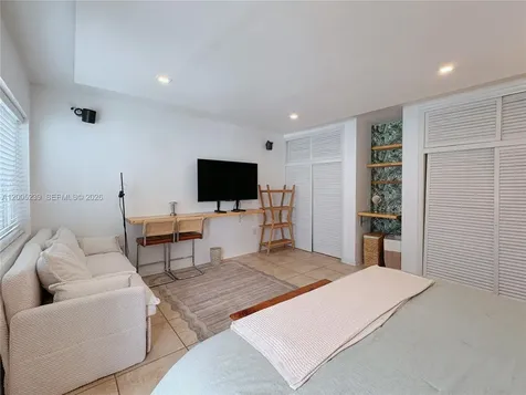 944 Meridian Avenue Miami Beach FL 33139