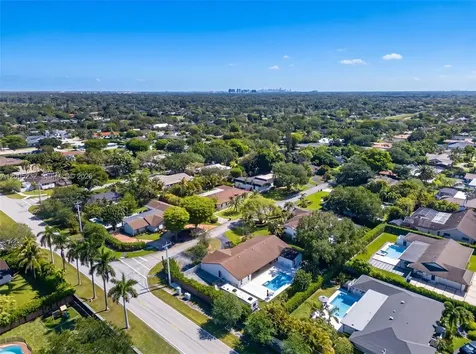 10124 SW 130th Terrace Miami FL 33176