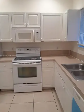 3828 SW 48th Avenue Pembroke Park FL 33023