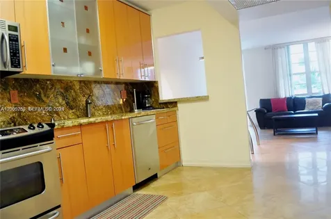 100 Lincoln Road Miami Beach FL 33139