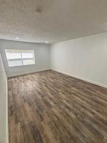 17901 NW 68th Avenue Hialeah FL 33015