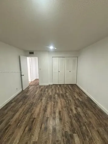 17901 NW 68th Avenue Hialeah FL 33015