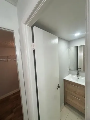 17901 NW 68th Avenue Hialeah FL 33015