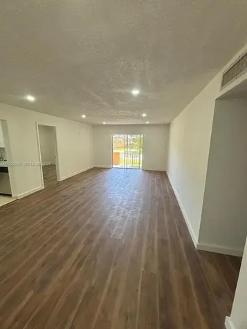 17901 NW 68th Avenue Hialeah FL 33015