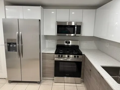 17901 NW 68th Avenue Hialeah FL 33015