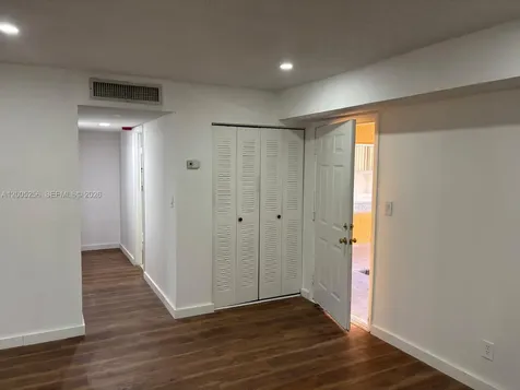 17901 NW 68th Avenue Hialeah FL 33015