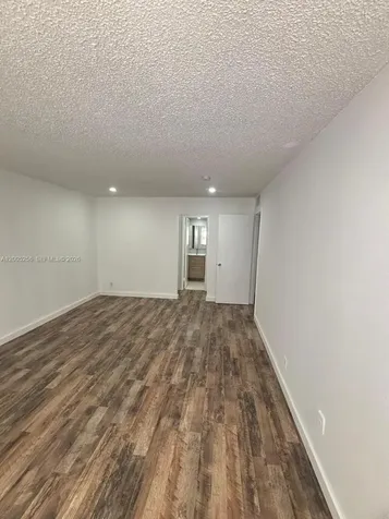 17901 NW 68th Avenue Hialeah FL 33015