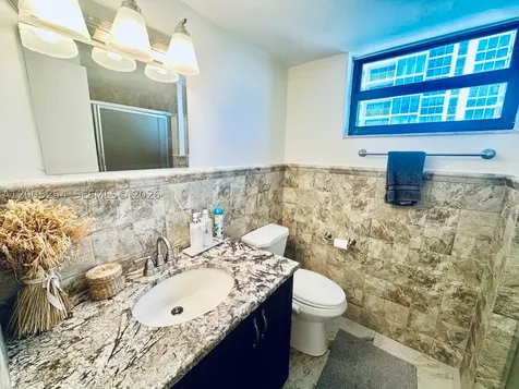 2625 Collins Avenue Miami Beach FL 33140