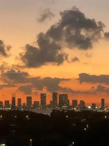 2625 Collins Avenue Miami Beach FL 33140