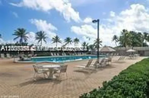 2625 Collins Avenue Miami Beach FL 33140