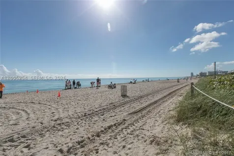 2625 Collins Avenue Miami Beach FL 33140