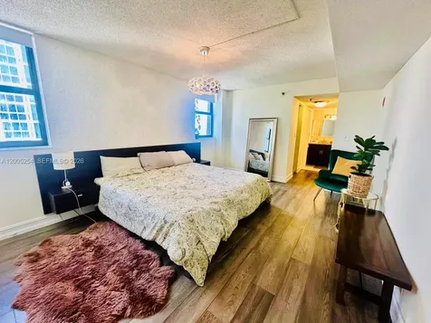 2625 Collins Avenue Miami Beach FL 33140