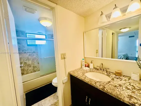 2625 Collins Avenue Miami Beach FL 33140