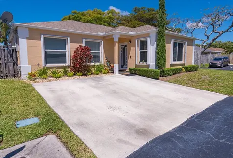 9786 SW 222nd Terrace Cutler Bay FL 33190